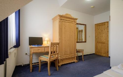 Hotel Zum Engel In Speyer - Roemerberg Berghausen  Ngoại thất bức ảnh